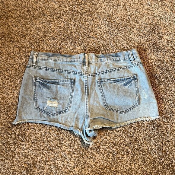 We the Free light wash button fly denim shorts - Picture 3 of 4
